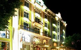 Grand Hotel London